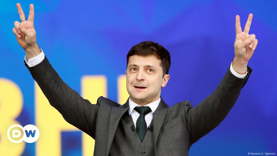 Ukrainian Comedian Defeats President In Landslide – DW – 04/22/2019