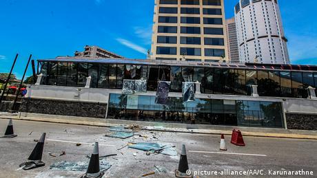Zerstörte Fassade des Shangri-la-Hotels in Colombo (Sri Lanka) (picture-alliance/AA/C. Karunarathne)