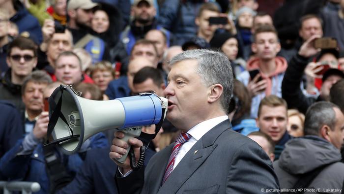 Wahlkämpfer Petro Poroschenko vor Anhängern in Kiew