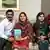 Malala Yousafzai mit der Familie
