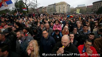 Κινητοποιήσεις εναντίον του Βούτσιτς τον Απρίλιο του 2019 στο Βελιγράδι