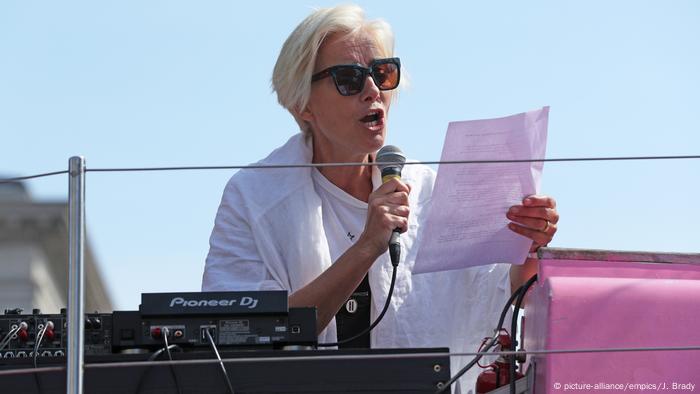 Reading from a script is Emma Thompson (picture-alliance/empics/J. Brady)