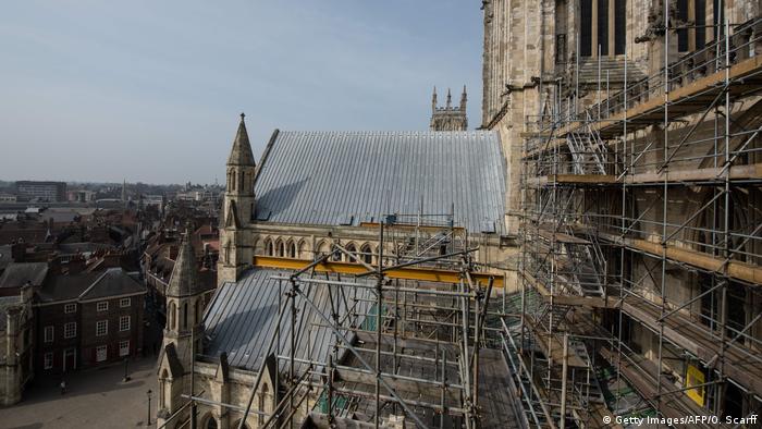 Fachada sur de la catedral de York.
