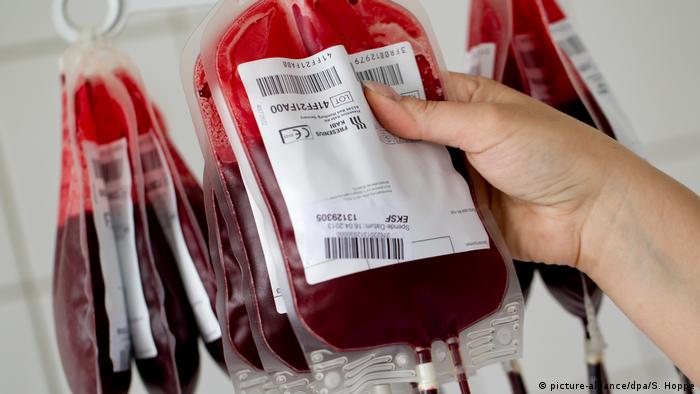 Beutel mit Blut zur Transfusion