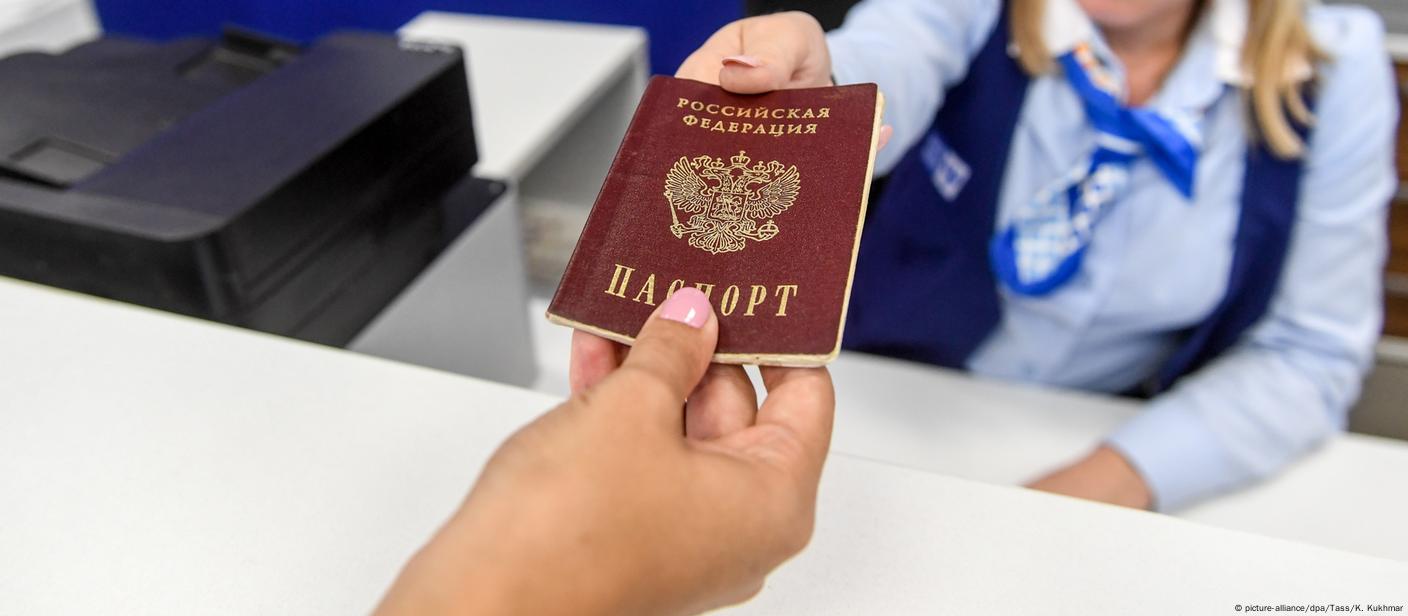 U.S. citizen who helped Russia from inside Ukraine granted passport by Putin