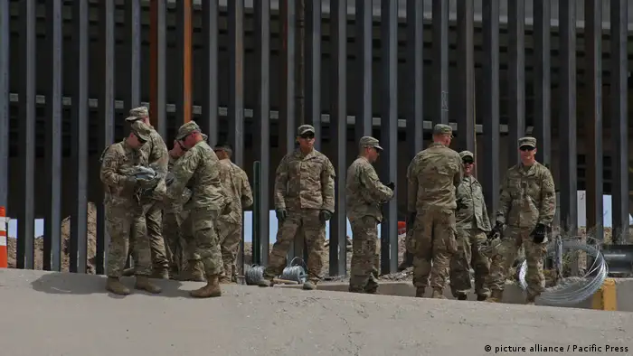 US-Soldaten am Grenzzaun in Texas