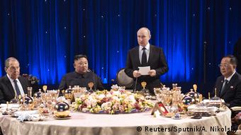 Президент России Владимир Путин и министр иностранных дел РФ Сергей Лавров на встрече с диктатором Северной Кореи Ким Чен Ыном в апреле 2019 года