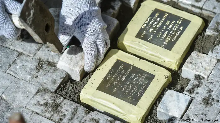 Встановлення каменів спотикання у чеському містечку Ліберець