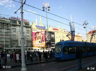 Trg bana Jelačića u Zagrebu, tramvajska stanica