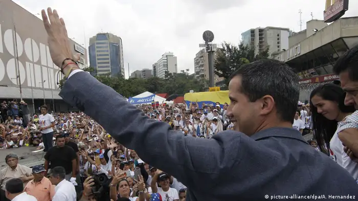 Venezuela Kundgebung mit Guaido in Caracas (picture-alliance/dpa/A. Hernandez)
