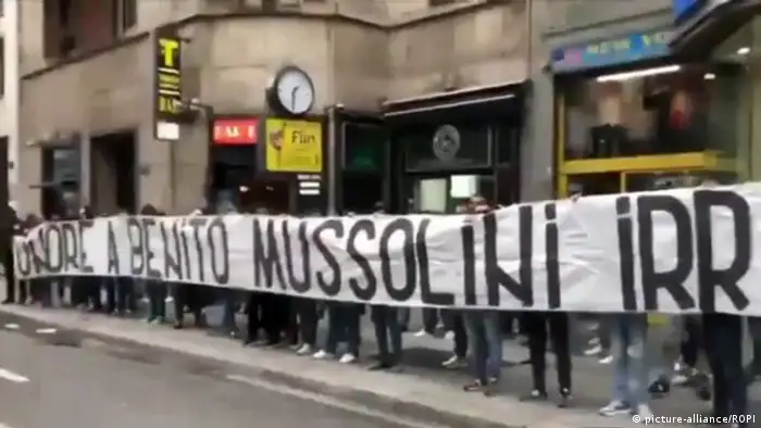 Italien Lazio Rom Fans Benito Mussolini Banner