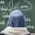 Deutschland Bildung l Eine Schülerin mit Kopftuch
