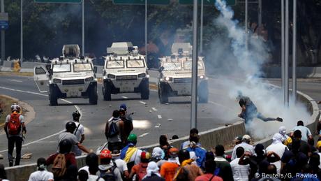 Venezuela politische Krise Ausschreitungen in Caracas (Reuters/G. Rawlins)
