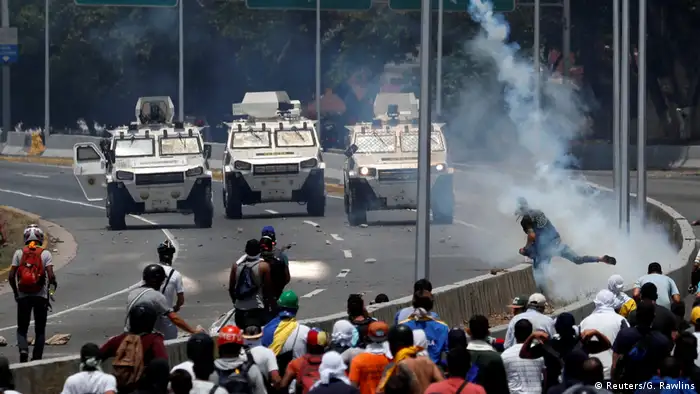 Venezuela politische Krise Ausschreitungen in Caracas (Reuters/G. Rawlins)