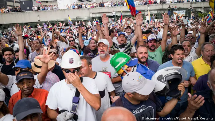 Venezuela politische Krise Ausschreitungen in Caracas (picture-alliance/dpa/Wostok Press/E. Costante)