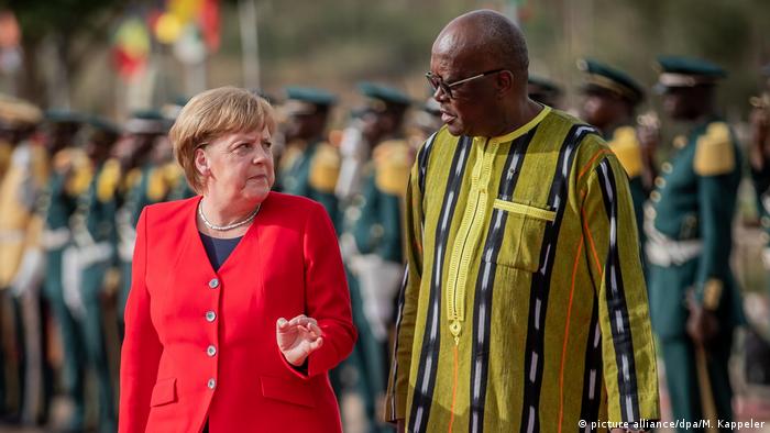 Afrika Burkina Faso l Kanzlerin Angela Merkel trifft Präsident Roch Marc Kabore