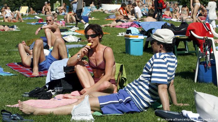 What S Special About Germany S Public Swimming Pool Culture Meet The Germans Dw 29 05 2019