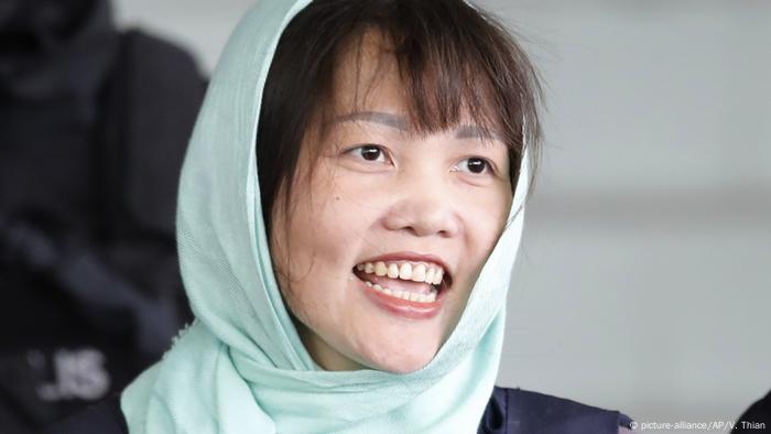 Malaysia Doan Thi Huong verlässt Gericht (picture-alliance/AP/V. Thian)