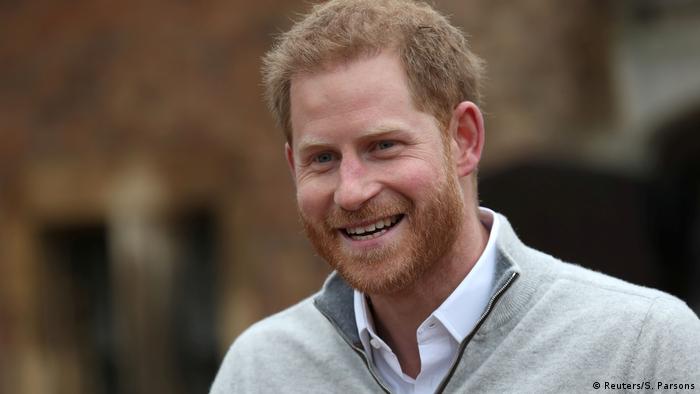 Nos complace anunciar que Meghan y yo tuvimos un bebé esta mañana, un bebé muy saludable, comunicó el lunes 6 de mayo el príncipe Harry en Windsor, con una sonrisa de oreja a oreja.