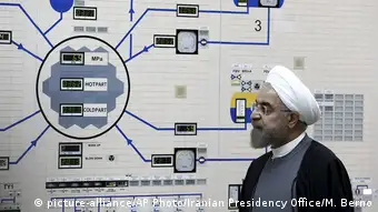 USA Iran Spannungen Symbolbild Rohani im Atomkraftwerk in Bushehr