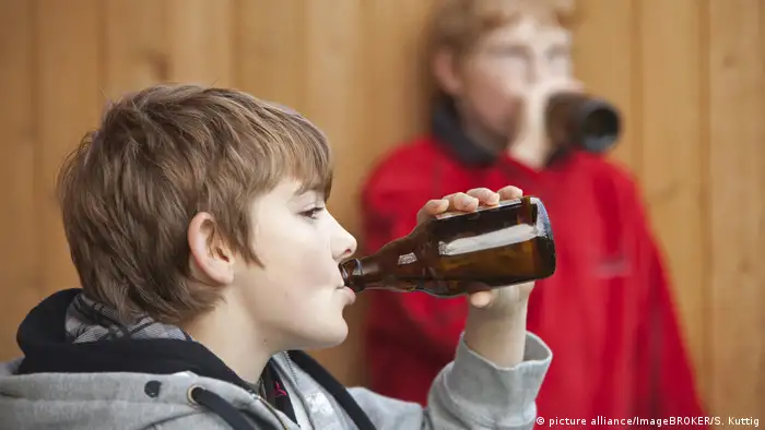 Kids drinking beer