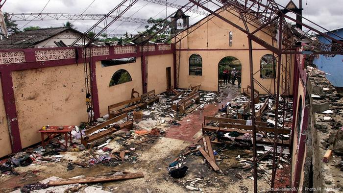 Massaker in Bojaya, Kolumbien, 2002 (picture-alliance/AP Photo/R. Mazalan)