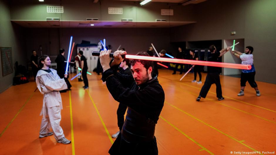 Lightsaber recognized as official discipline by French Fencing
