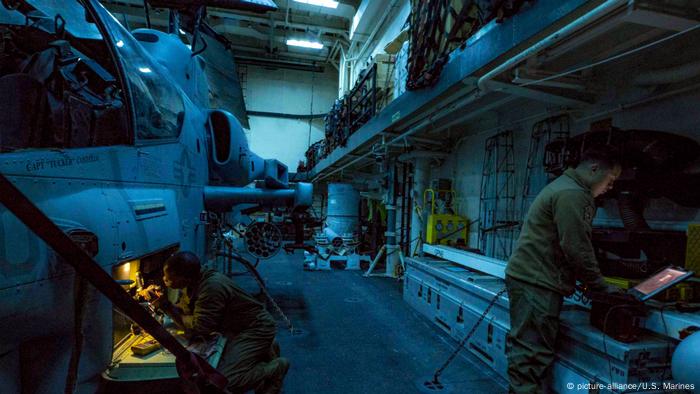 USS Arlington (picture-alliance/U.S. Marines)