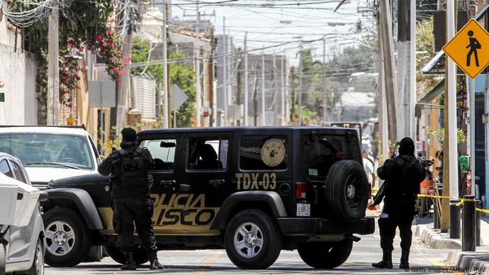 Mexiko Zapopan Massengrab Fund Polizei (Getty Images/AFP/U. Ruiz)