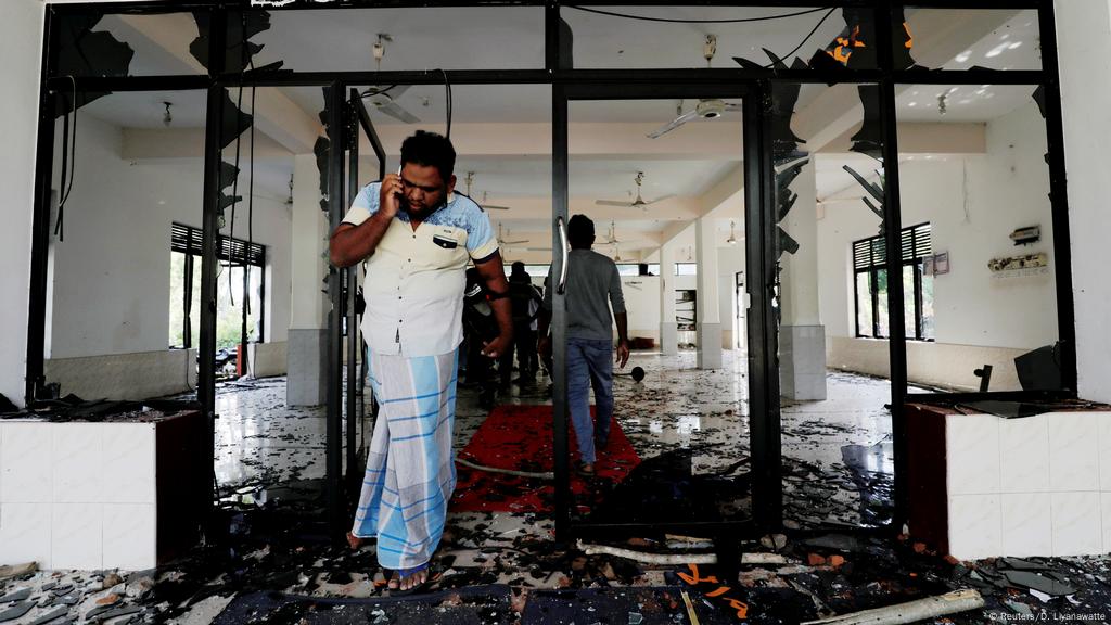 Muslim Killed In Sri Lanka Riots Despite Curfew News Dw 14 05 2019