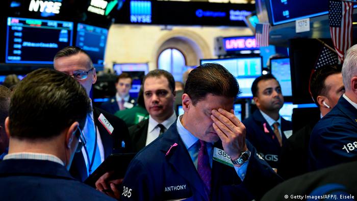 US markets sink, sparking fears of recession | News | DW | 14.08.2019