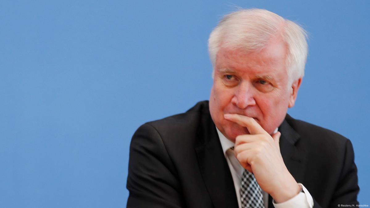 Germany's Seehofer distances himself from populists – DW – 05/30/2019