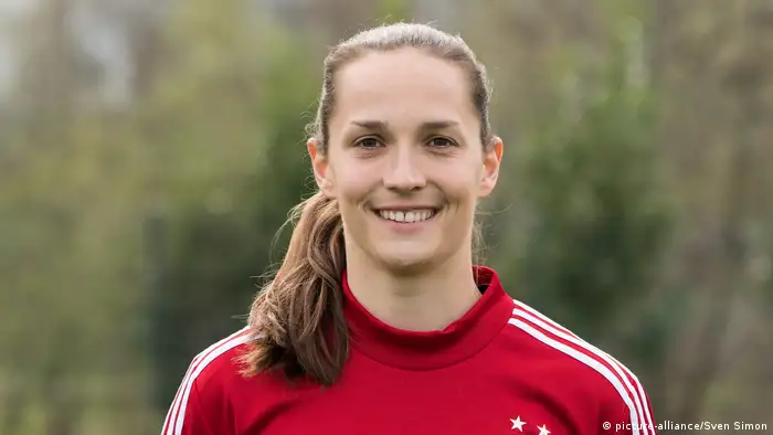 Fußball Deutschland Torwhüterin Laura Benkarth (picture-alliance/Sven Simon)
