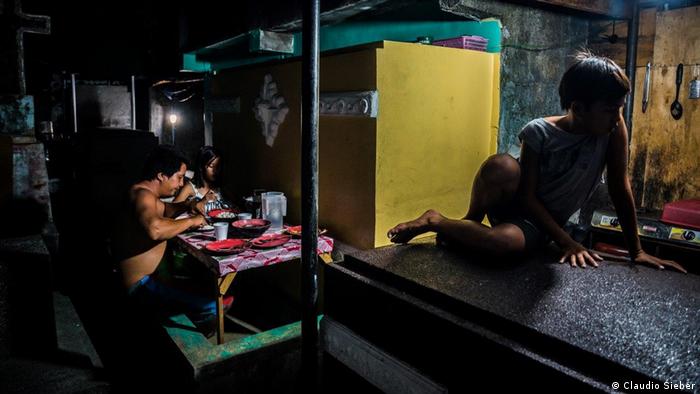 Philippinen Reportage Nordfriedhof Metro Manila (Claudio Sieber)