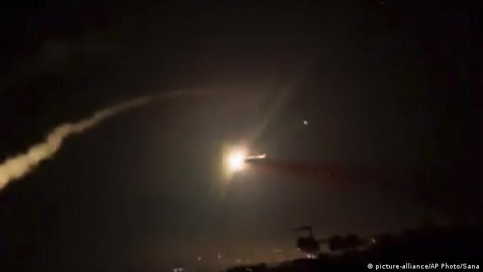 Fotograma de video grabado en 2018 durante un ataque israelí sobre Damasco.