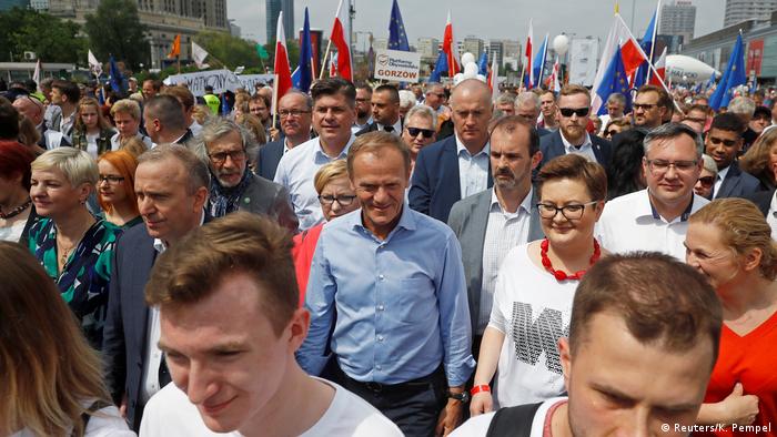 Poland In Europe Donald Tusk Calls For Pro Eu Vote At Warsaw Rally News Dw 18 05 2019