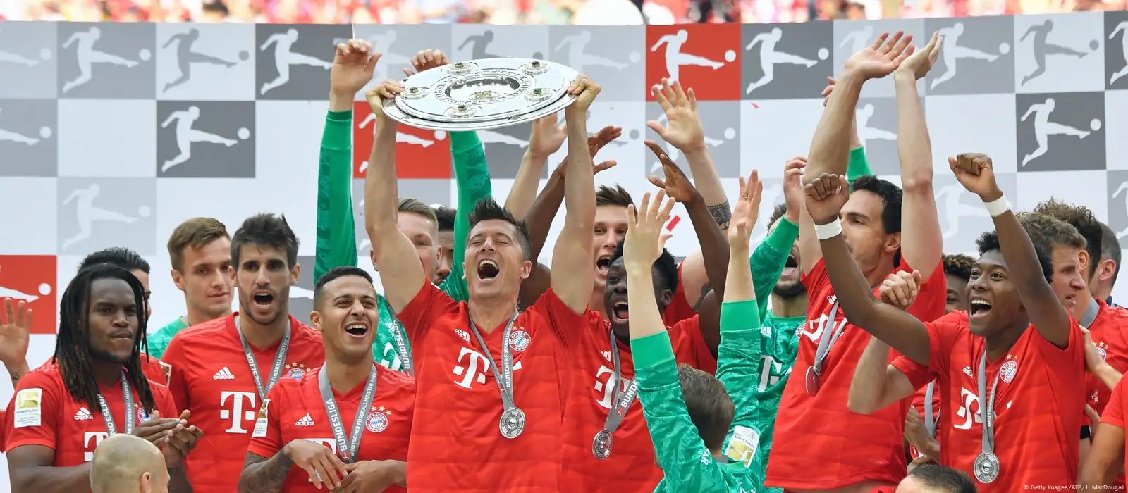 Bundesliga: Bayern Munich 90 minutes away from clinching 7th straight title