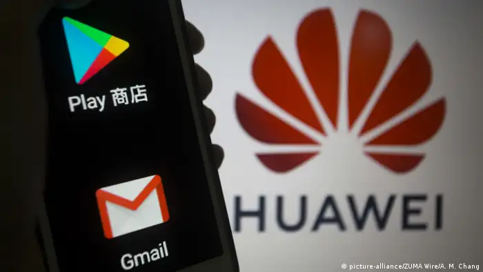 Paraguay Google Play Store und Huawei Logo (picture-alliance/ZUMA Wire/A. M. Chang)