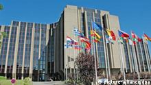 Der Sitz des Europäischen Rechnungshofes auf dem Kirchberg in Luxemburg-Stadt. Aufnahme von 2006. Foto: Romain Fellens +++(c) dpa - Report+++