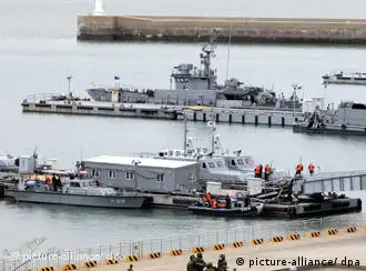 朝韩军舰在黄海海域发生交火
