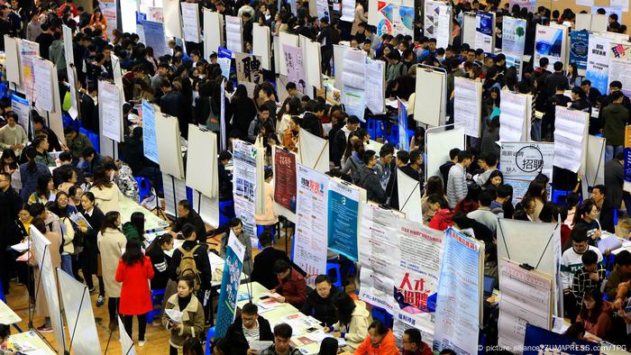 China job fair (picture-alliance/ZUMAPRESS.com/TPG)