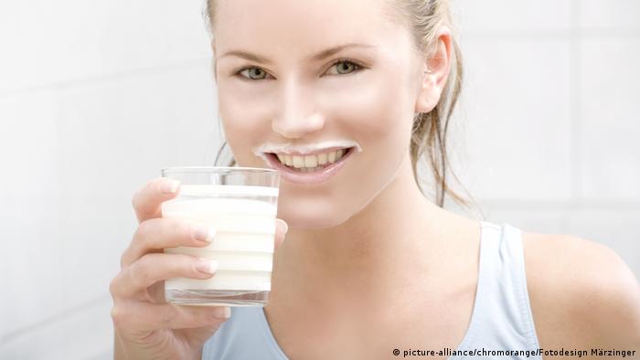 خبراء يحذرون.. هذا ما يحدث لجسمك عند شرب الحليب يومياً ...