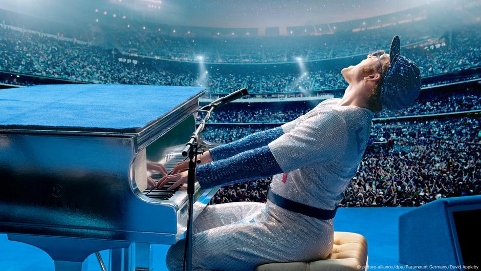 Rocketman Elton John escena estadio. The unreal engine, tecnología para la producción de cine y televisión