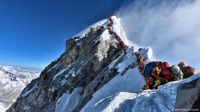 Stau Am Everest Ich Hatte Mir Einen Polizisten Gewunscht Sport Dw 15 07 2019