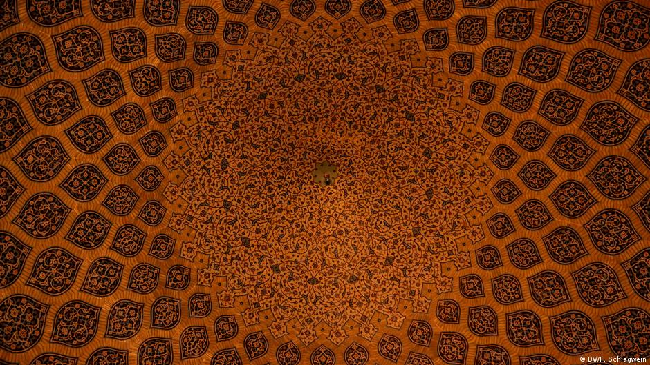Isfahan erotisches in zur nacht Antje Garden