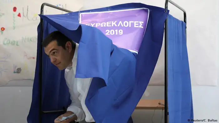 Alexis Tsipras et les électeurs grecs retourneront dans l'isoloir le 7 juillet