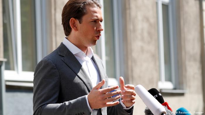 Österreich Wien - Sebastian Kurz spricht zur Presse nach seiner Stimmabgabe zur Europawahl (Reuters/L. Foeger)