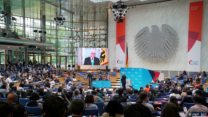 Live-Video-Conference: Peter Limbourg - Frank-Walter Steinmeier