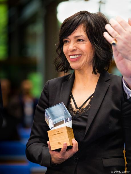 Анабел Ернандес с наградата на ДВ Свободно слово