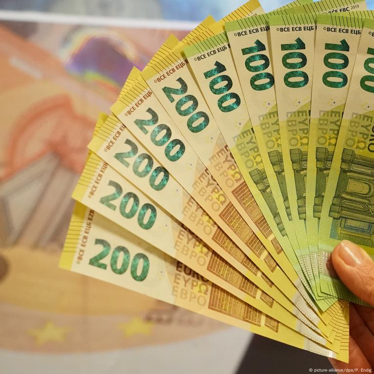Euro Currency 100